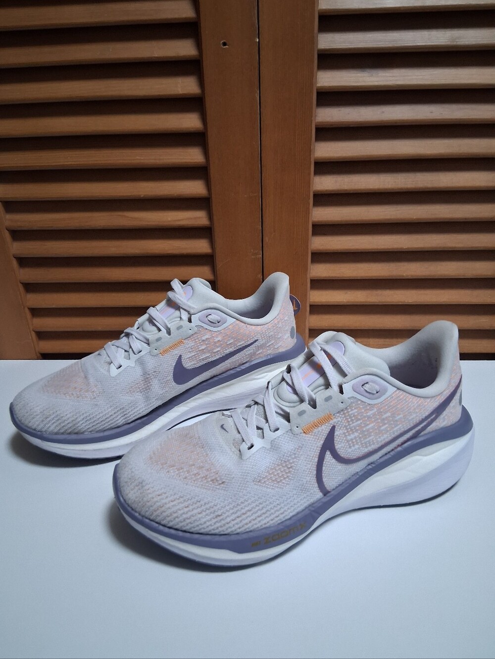 Nike Air Zoom Vomero 17 Photon Dust/Lilac Bloom Women's Running Shoe Size 7.5